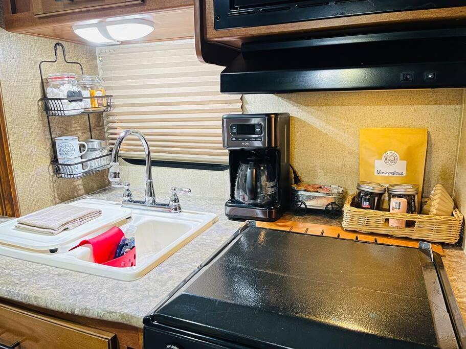 Rutherfordton Secluded Rv With Private Hot Tub 아파트 외부 사진